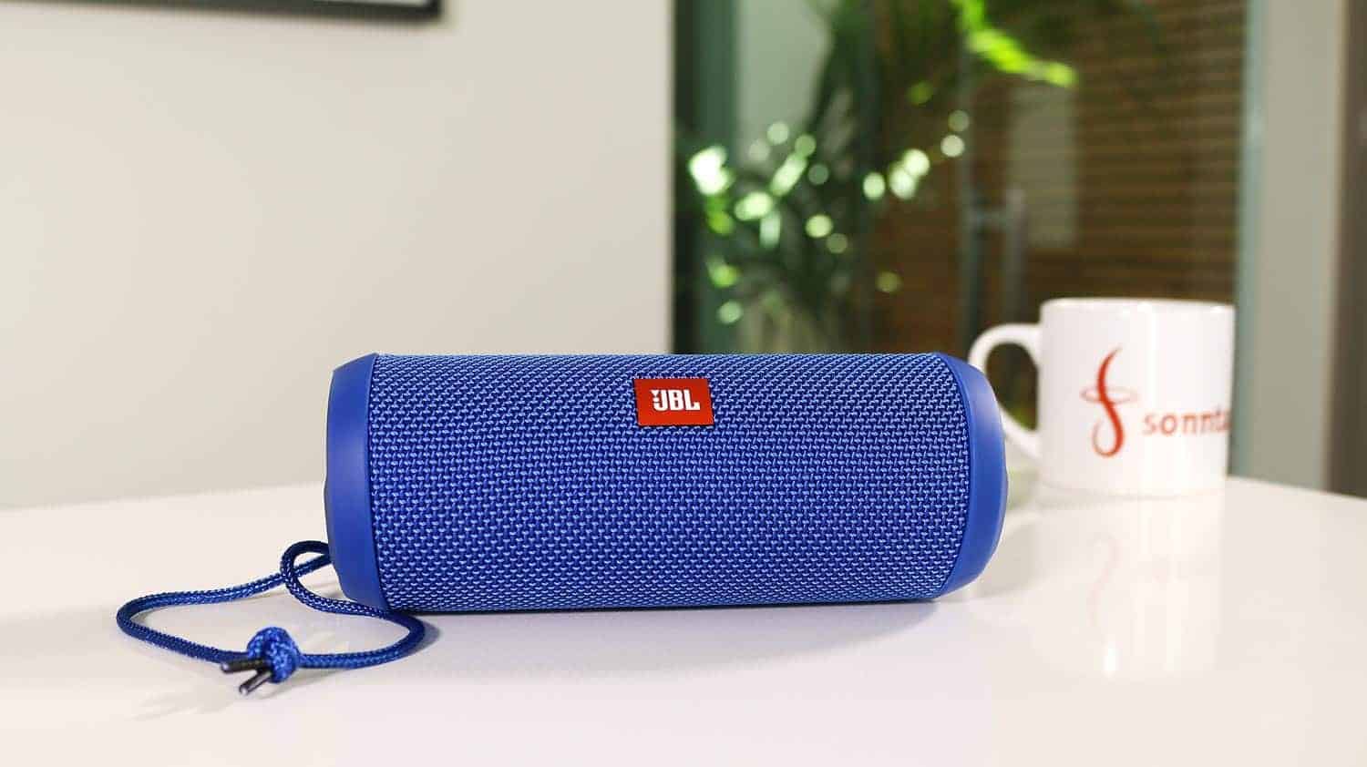 Der JBL Flip 3 von Vorne