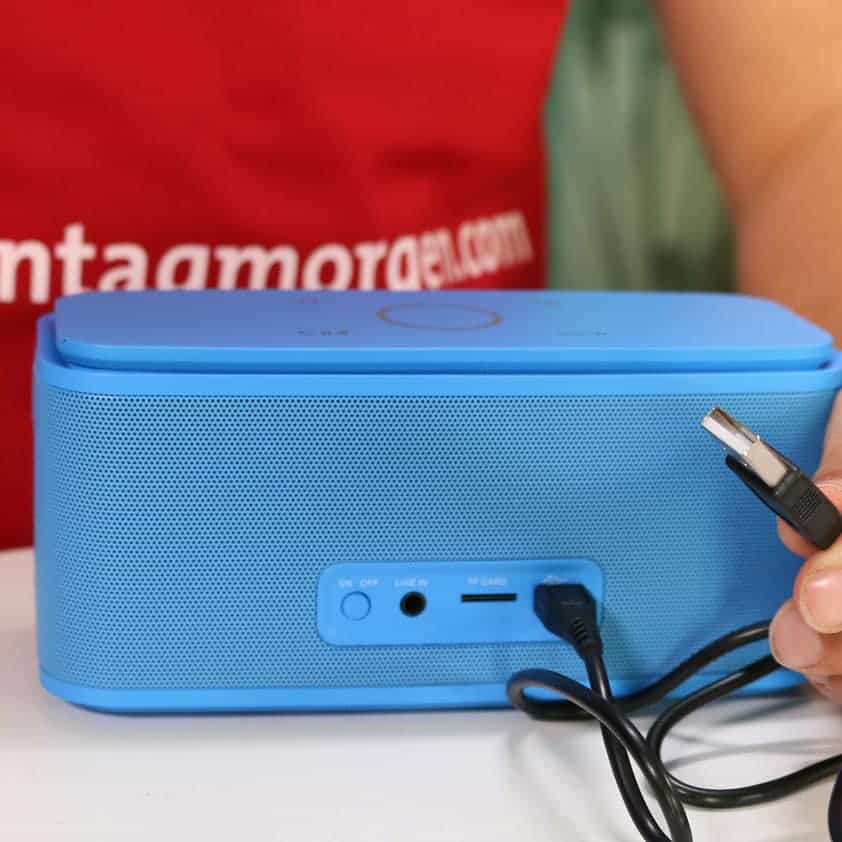 DOSS SoundBox Rückansicht mit Anschlüssen