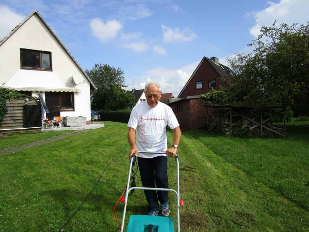 Bosch DIY Vertikutierer AVR 1100 guter Laeufertest