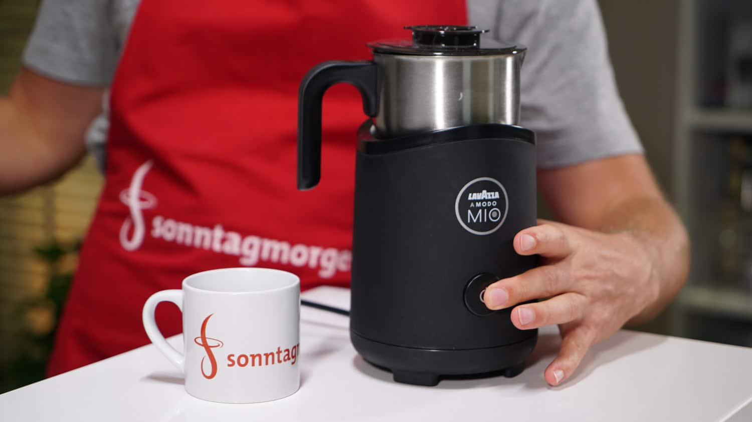 Lavazza A Modo Mio – Milchaufschäumer Vorderansicht mit Funktionstaste
