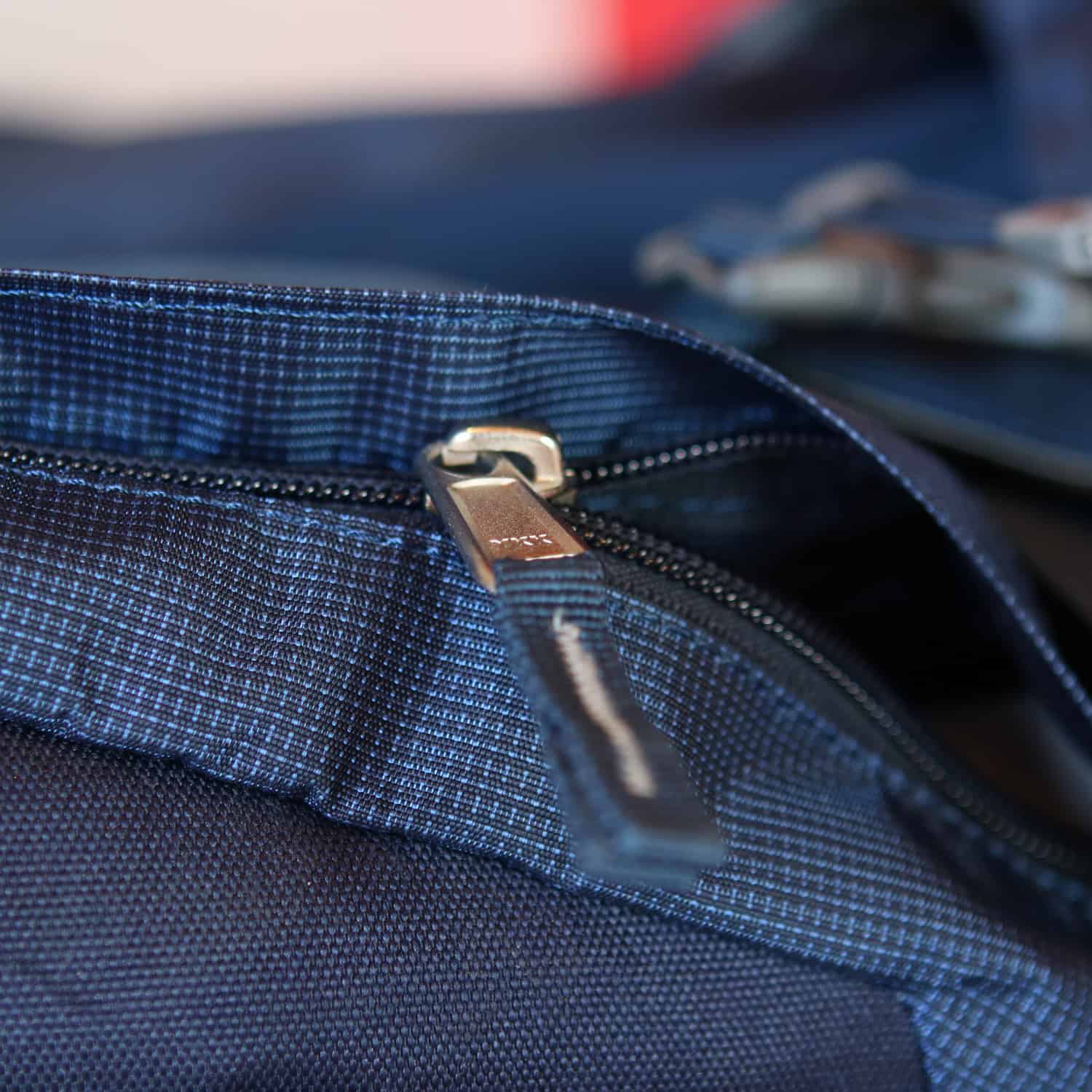 Deuter Aircontact Pro Rucksack Reißverschluss