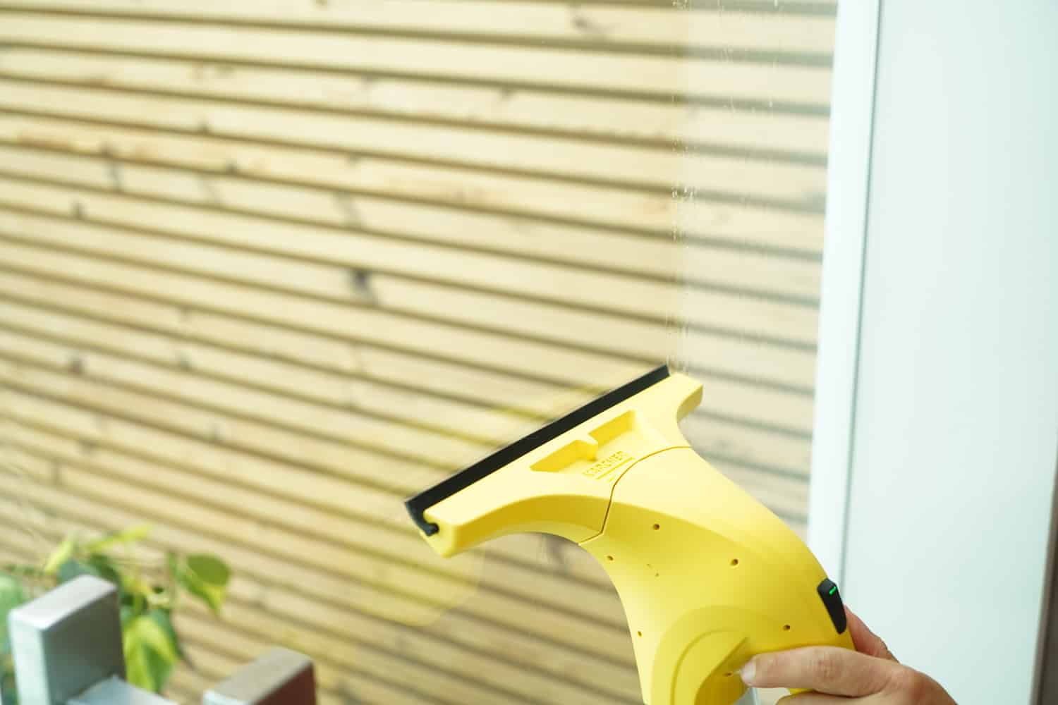 Fenstersauger Test – Kärcher Absauger in Aktion