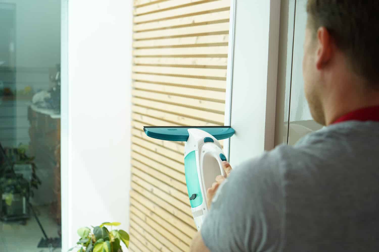 Leifheit Fenstersauger Set Dry & Clean – Kontakt auf Glas