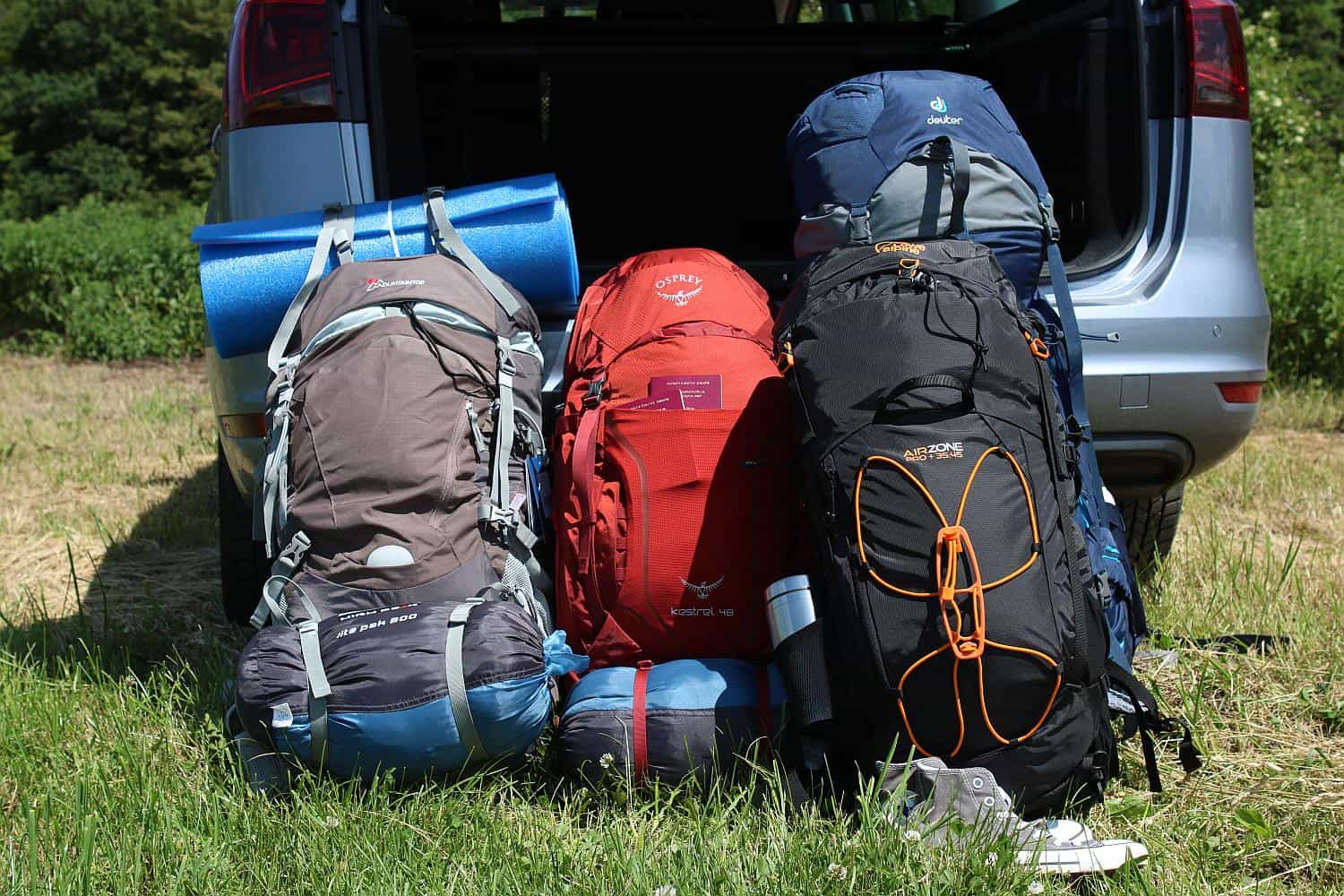 Rucksack-Test Drei der getesteten Produkte in der Benutzung
