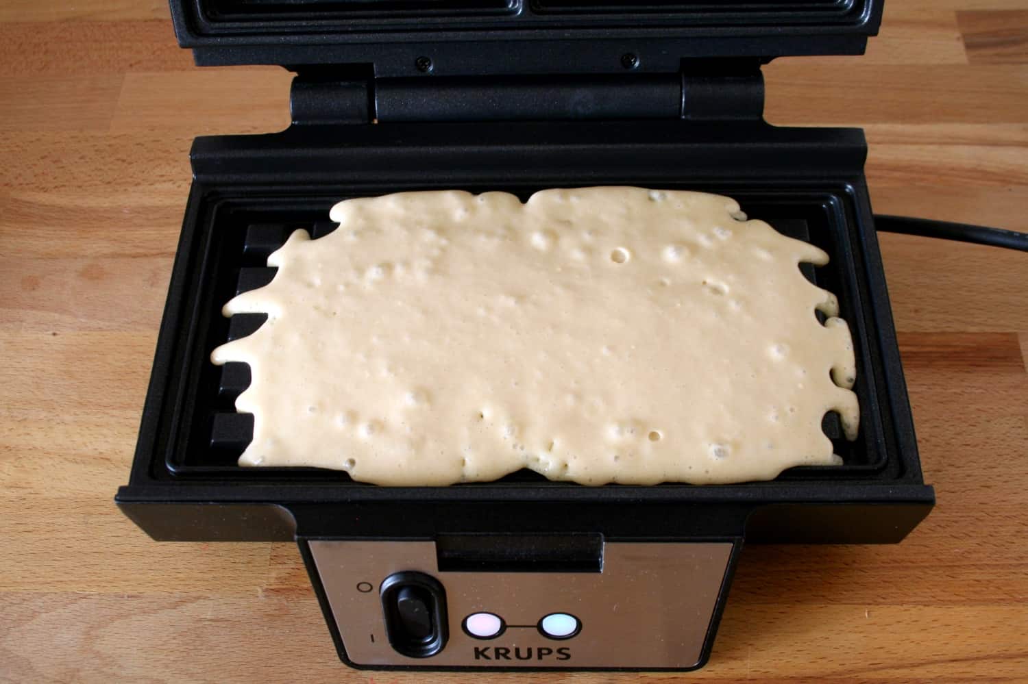 Krups Waffeleisen mit Teig