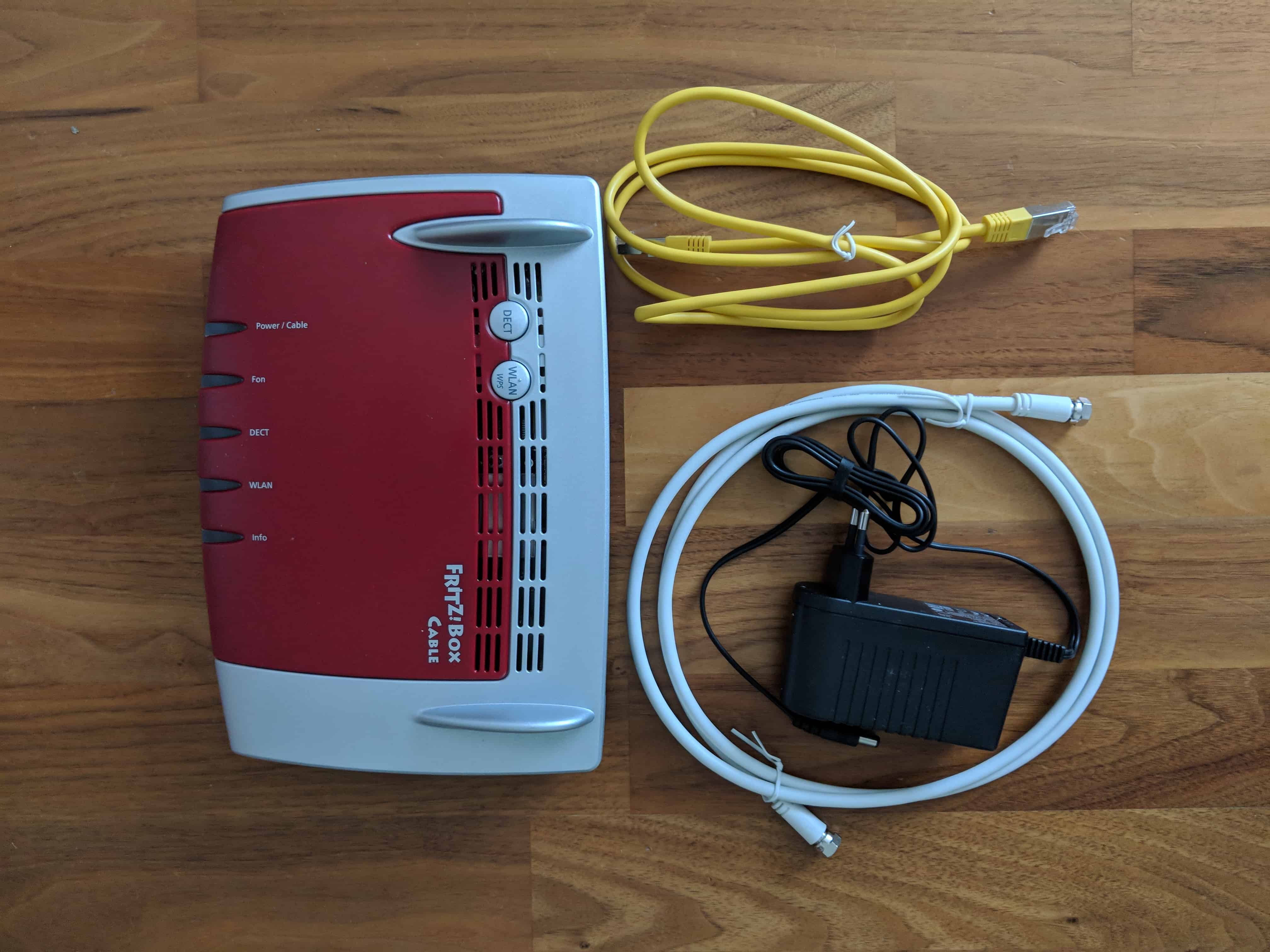 FritzBox 6490 – Lieferumfang