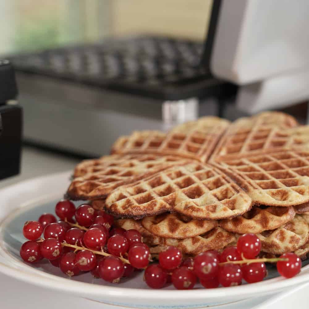 Frisch gebackene normale Herzwaffel