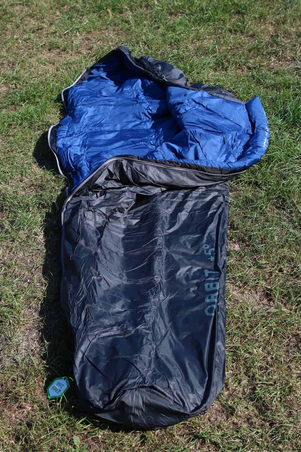 Deuter Orbit Schlafsack leicht geöffnet