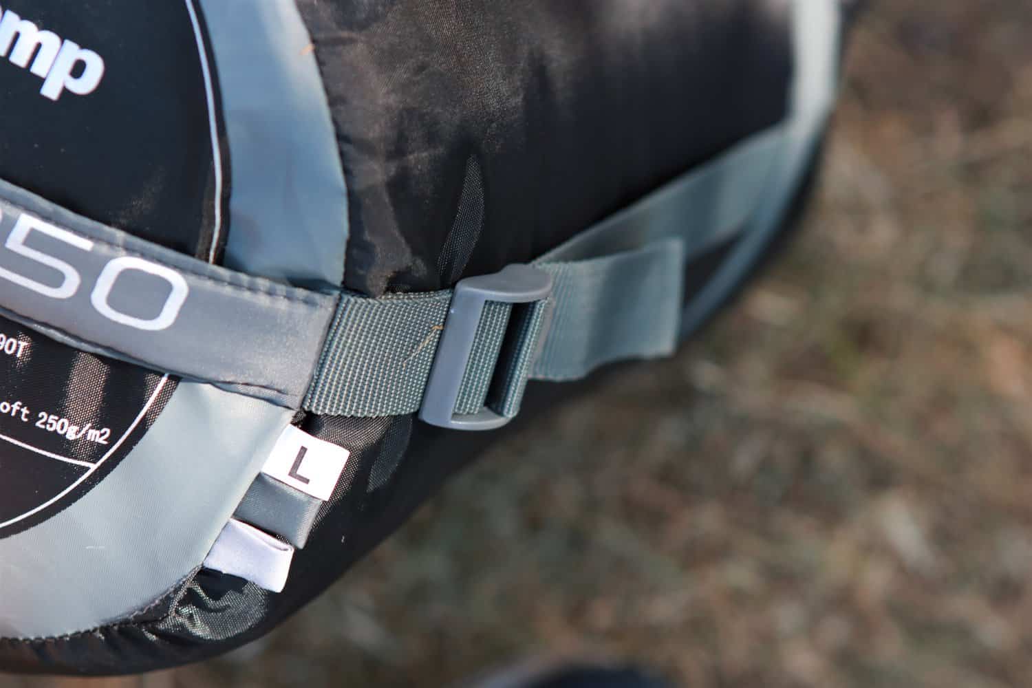 KingCamp Oasis Schlafsack – Kompressionsriemen