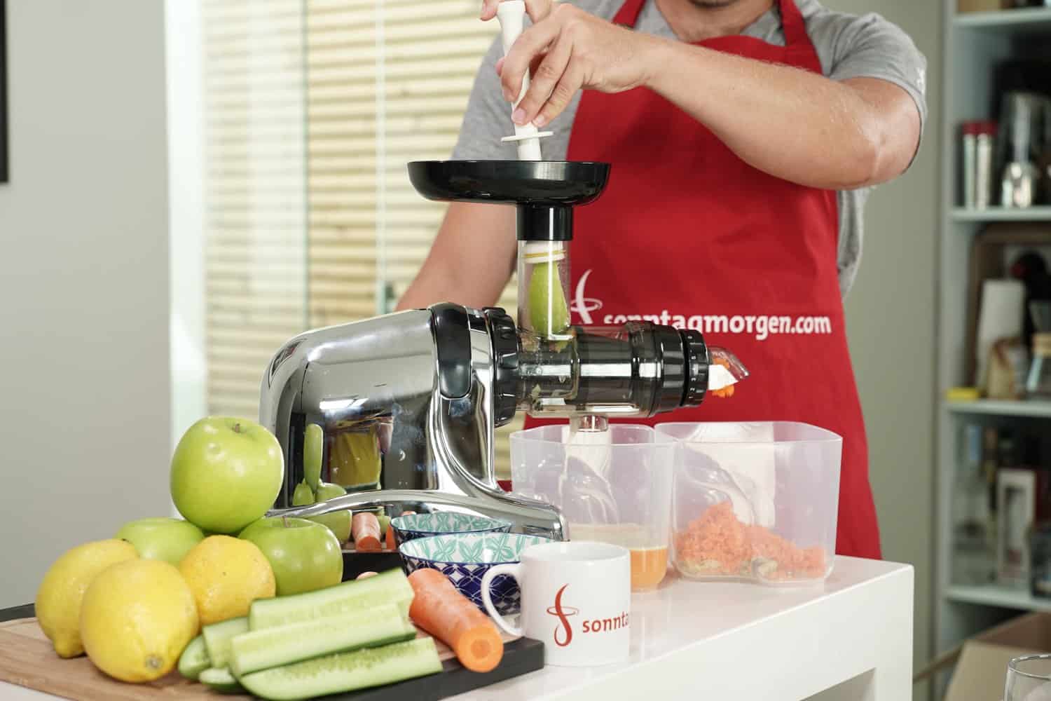 Neo SlowJuicer da-1000 Aepfel
