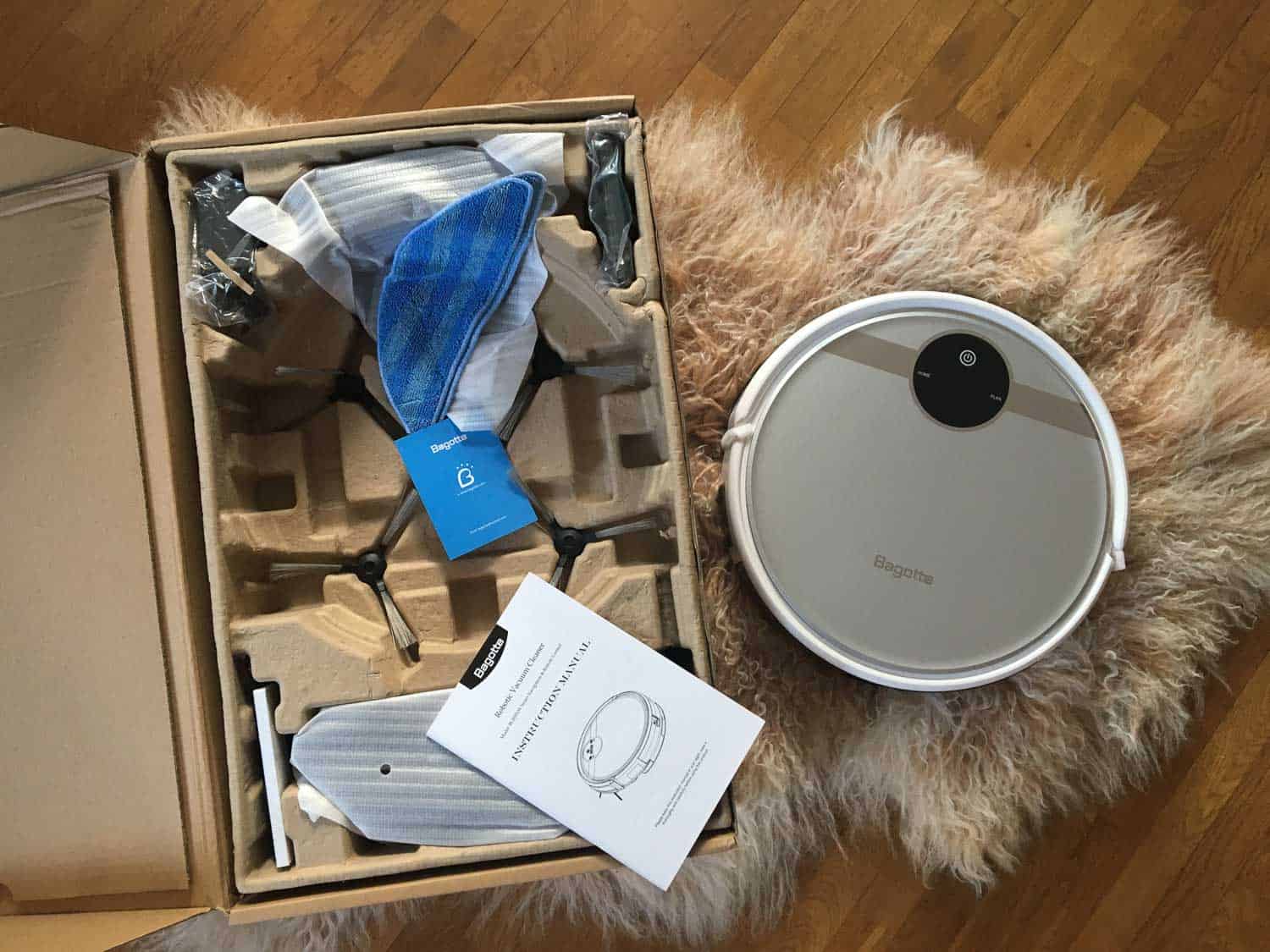 Bagotte Saugroboter - Gerät neben offener Verpackung