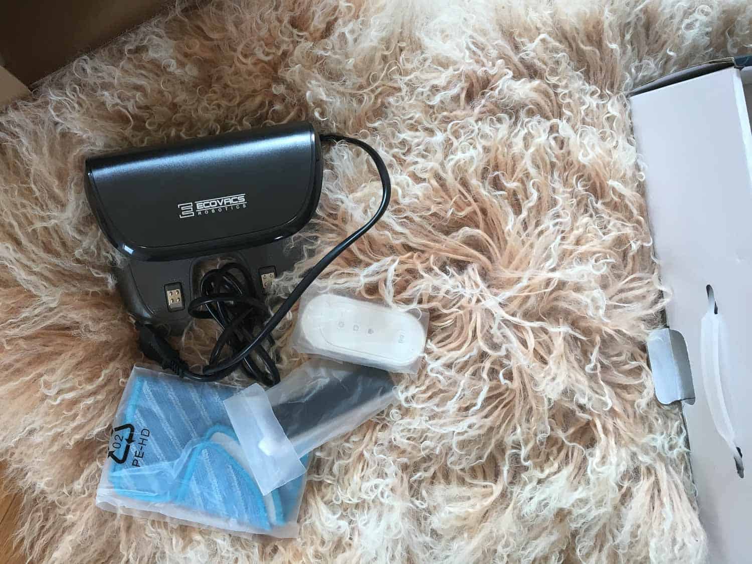 Ecovacs Robotics Deebot Slim2 Zubehör ausgepackt