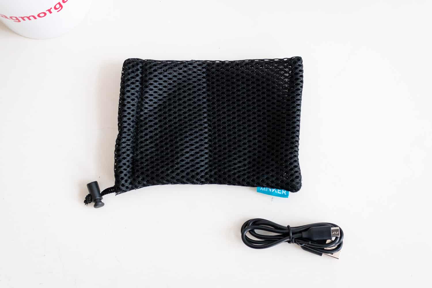 Anker Powercore 13000 mAh Tasche und Kabel