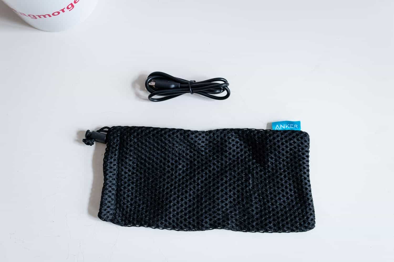 Anker PowerCore II 20000 mit Tragetasche und Kabel