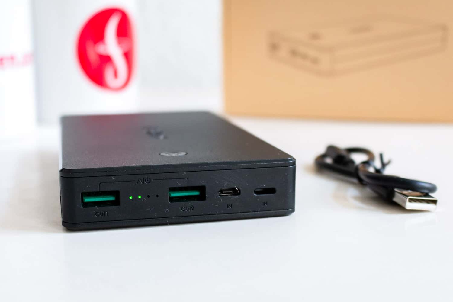 AUKEY Lightning PB 20000 Anschluesse