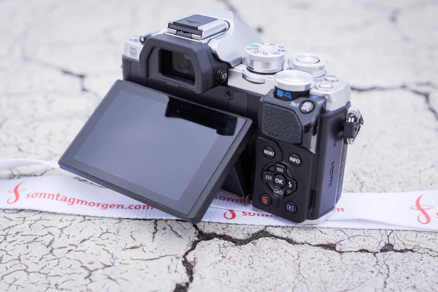 Olympus OM-D E-M10 Mark III ausklappbarer Bildschirm