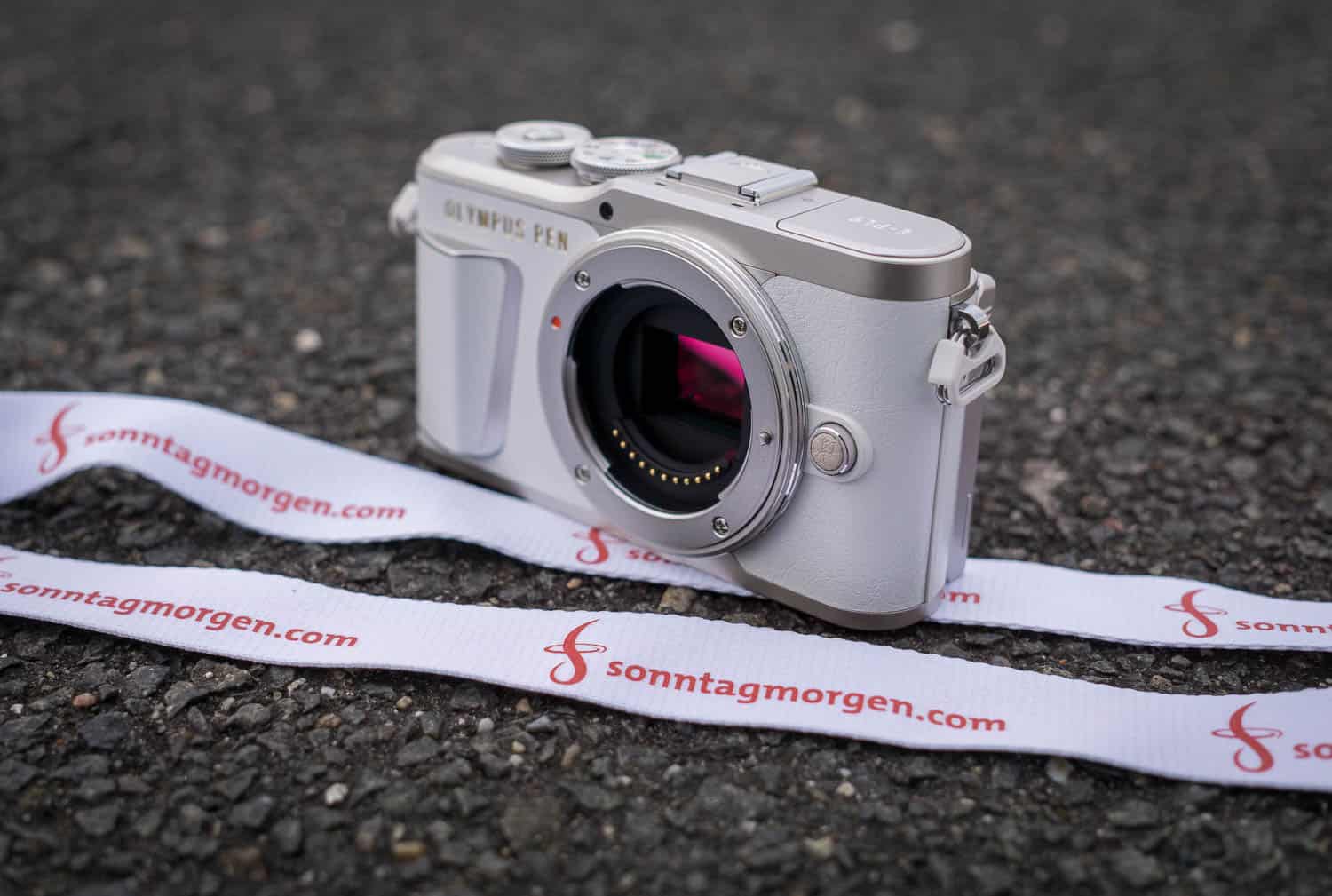 Olympus PEN E-PL9