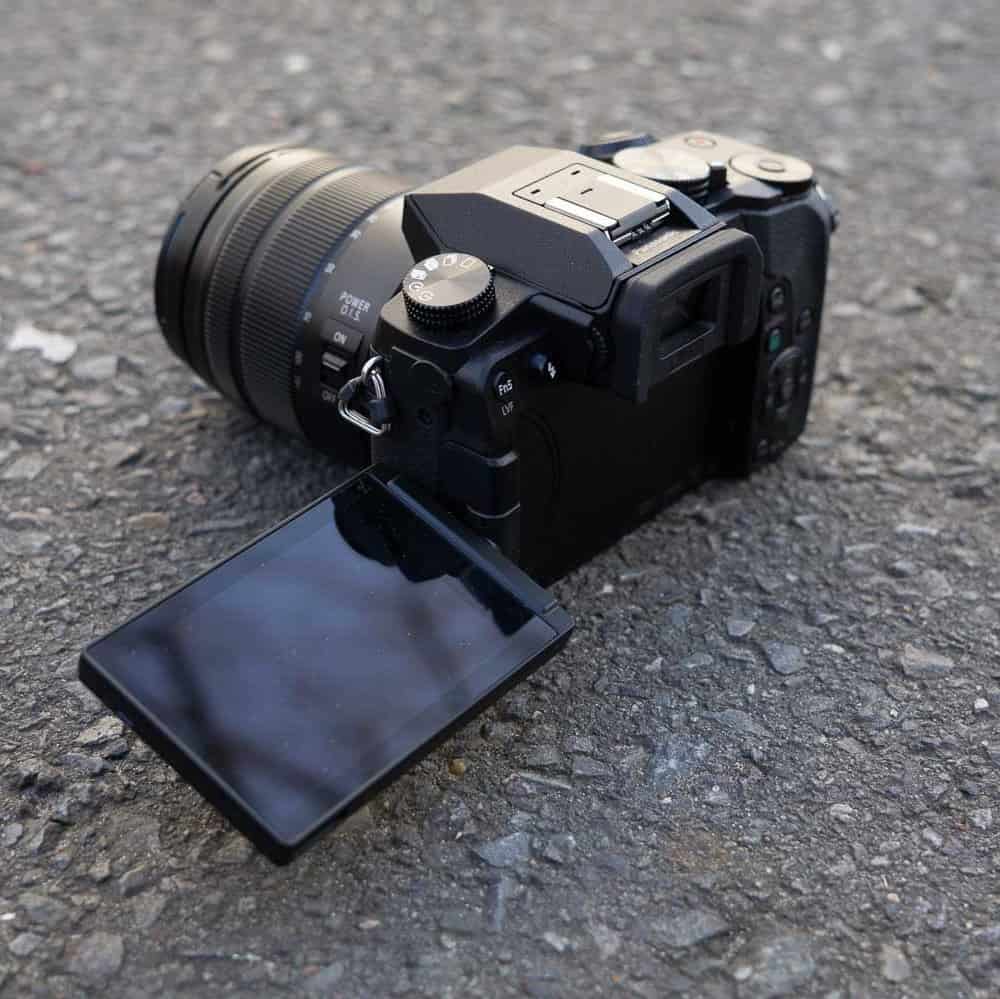 Panasonic Lumix G70 Display nach oben geklappt