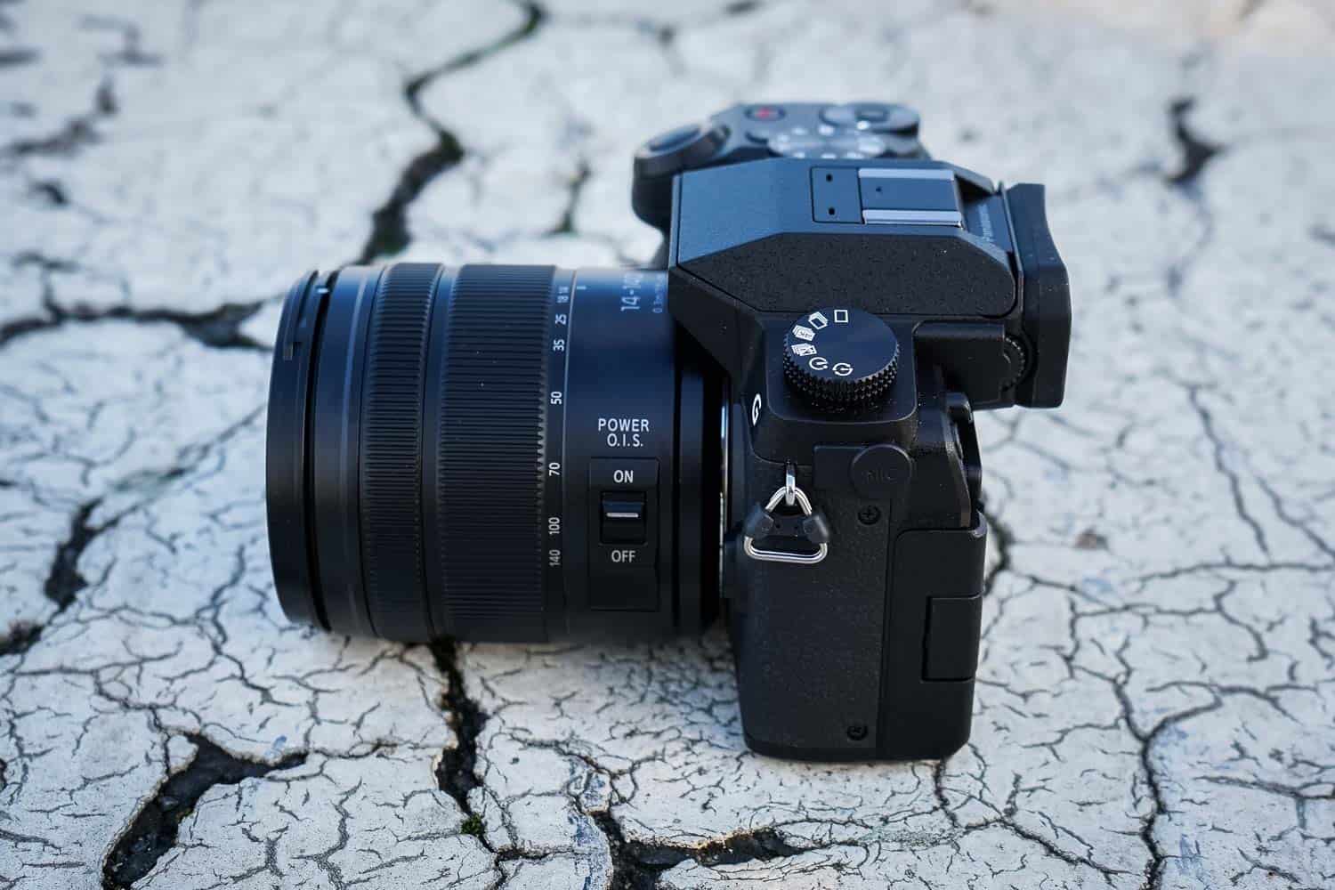 Panasonic Lumix G70 von Links