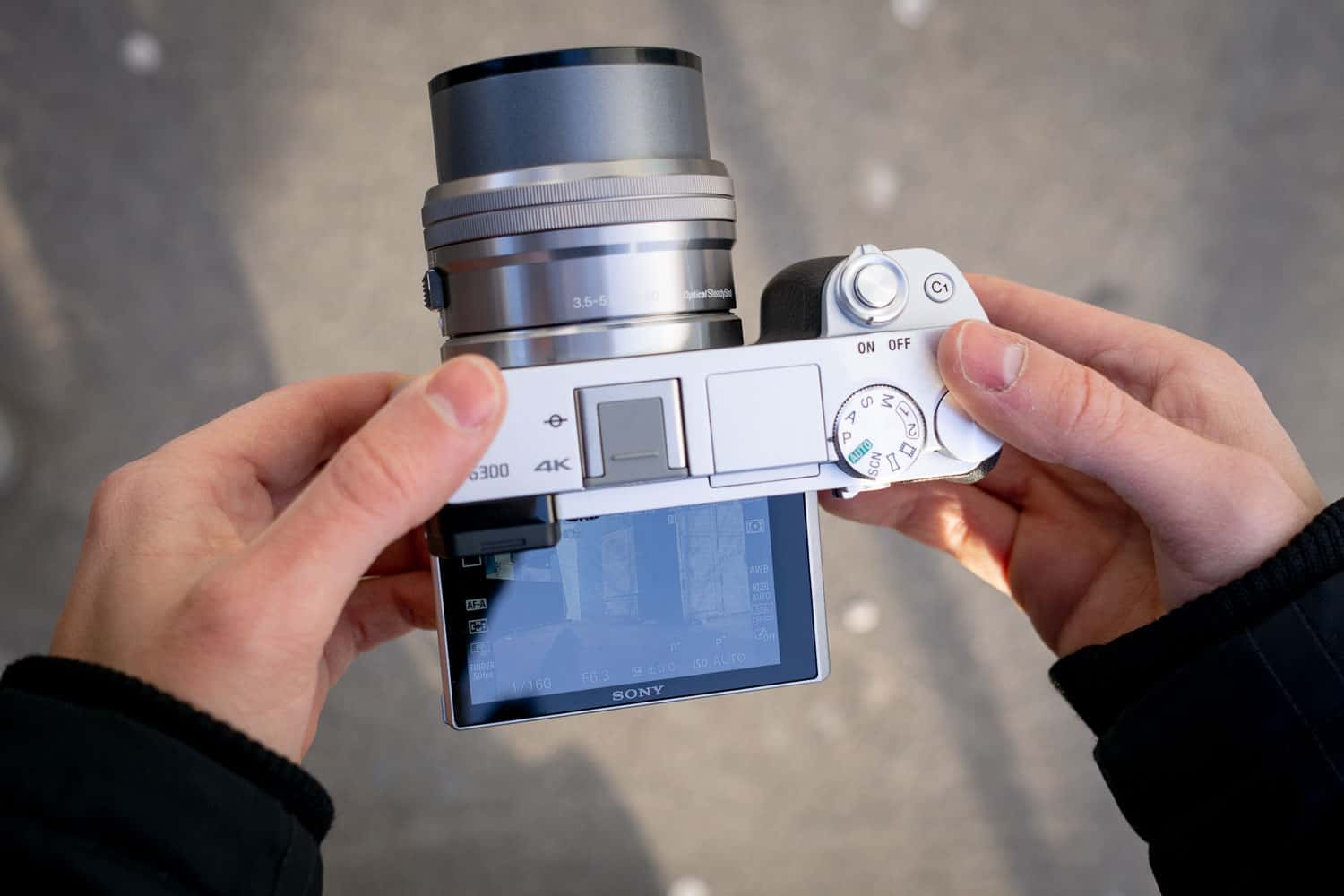 Sony Alpha 6300 klappbares Display