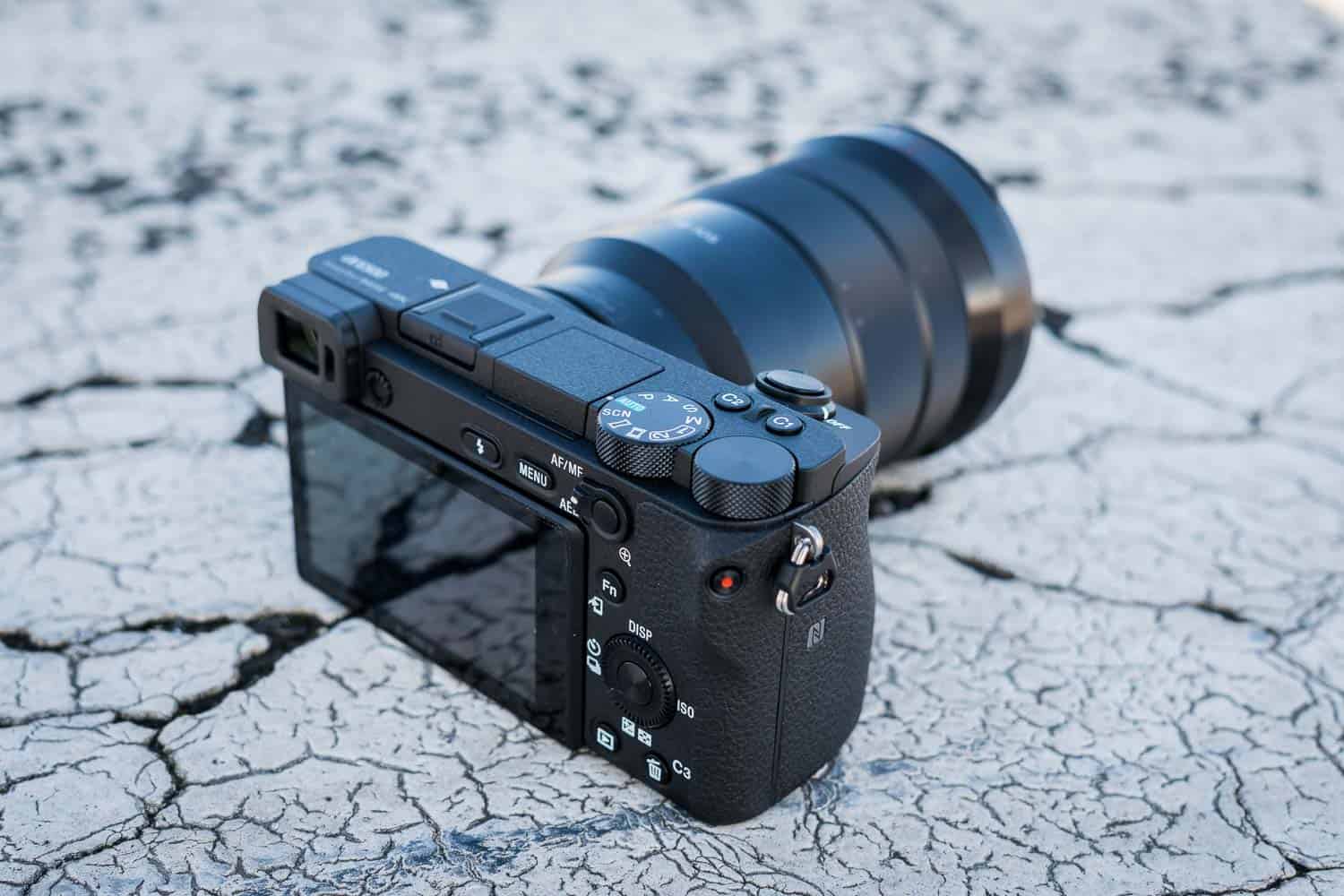 Sony Alpha 6500 von der Seite