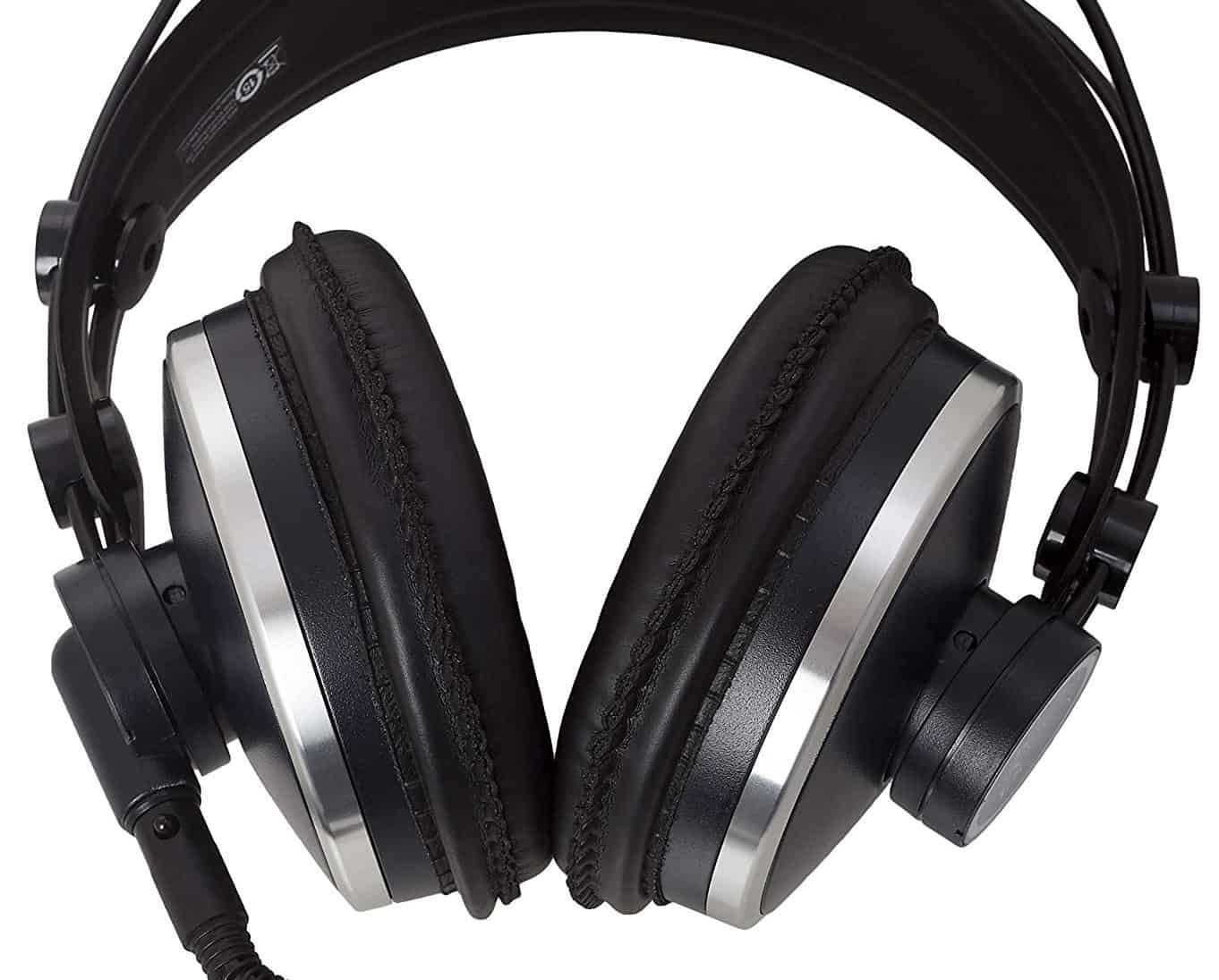 AKG K271 Kopfhörer – Detailansicht Ohrmuscheln
